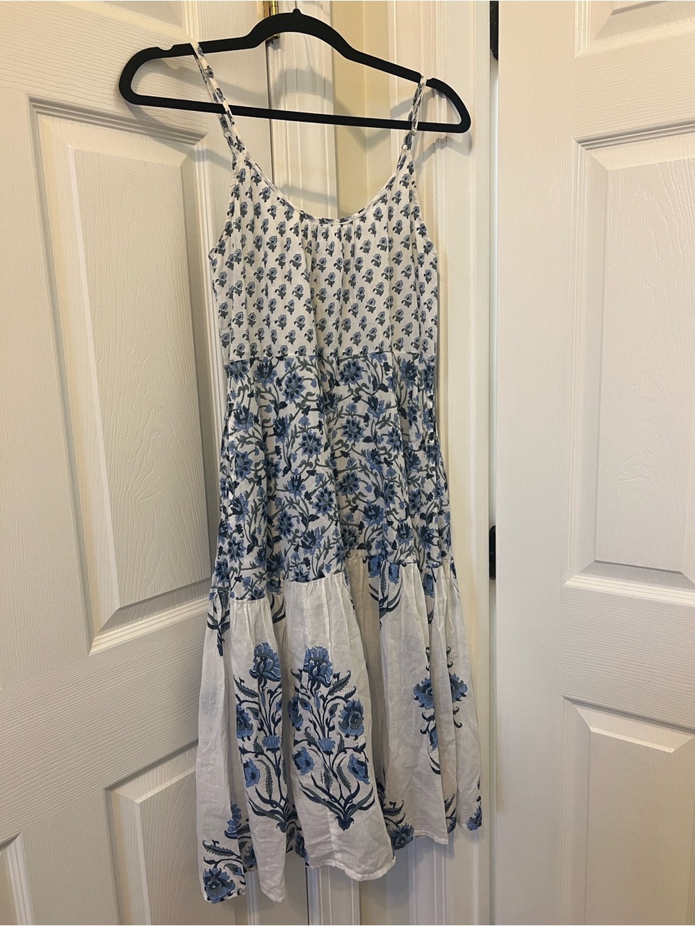Roller Rabbit White and Blue Floral Tiered Midi Dress